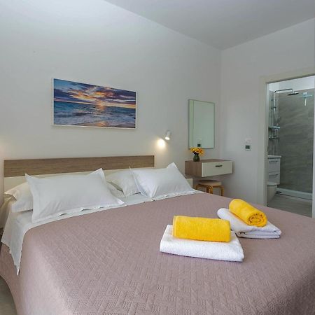 חוואר Apartments Tatjana Dominis מראה חיצוני תמונה