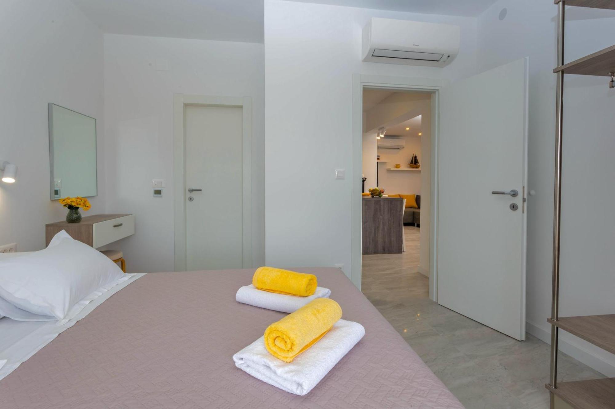 חוואר Apartments Tatjana Dominis מראה חיצוני תמונה