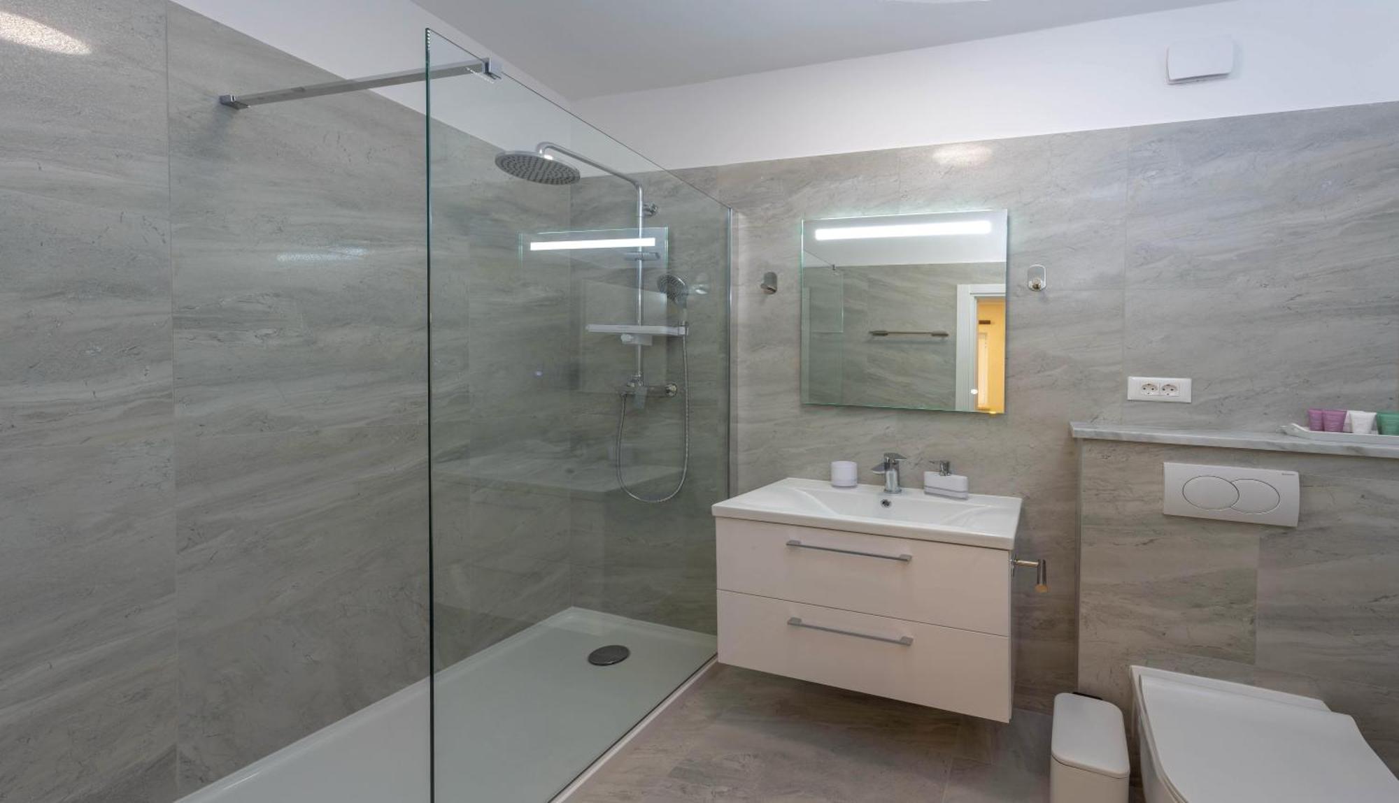 חוואר Apartments Tatjana Dominis מראה חיצוני תמונה