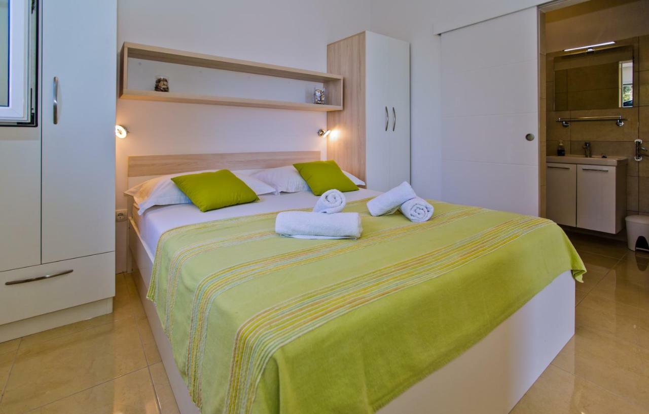 חוואר Apartments Tatjana Dominis מראה חיצוני תמונה