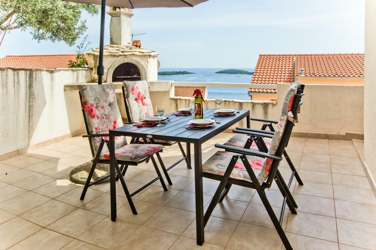 חוואר Apartments Tatjana Dominis מראה חיצוני תמונה