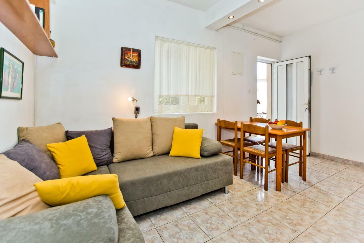 חוואר Apartments Tatjana Dominis מראה חיצוני תמונה