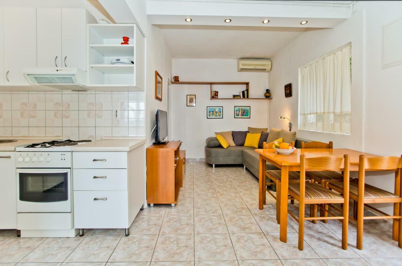 חוואר Apartments Tatjana Dominis מראה חיצוני תמונה